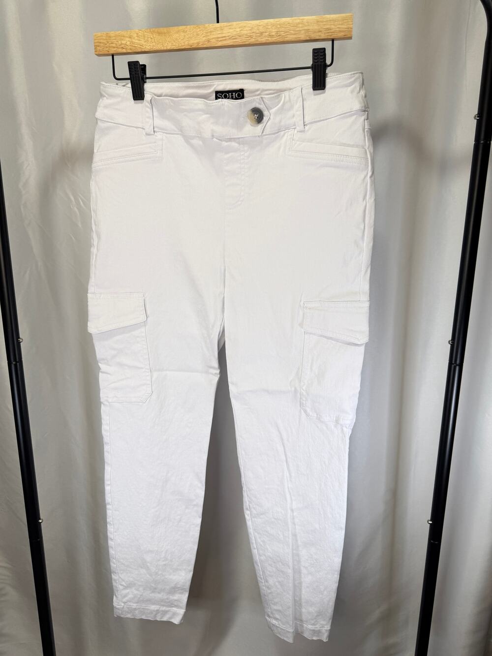 SOHO Apparel Ltd Women’s White Cargo Pants Size M Stretch Rayon Nylon Utility